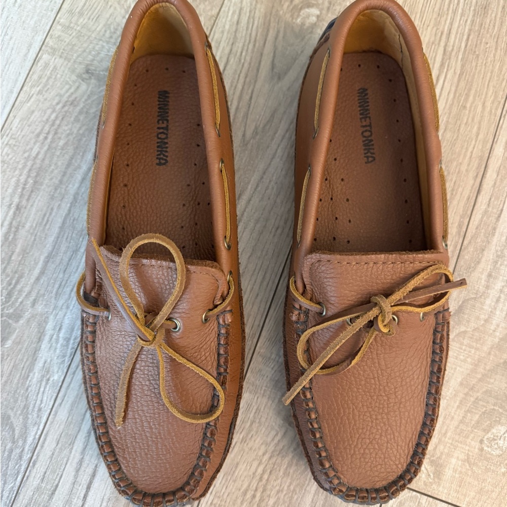 Minnetonka Men's Weekend Leather Loafers in Cognac